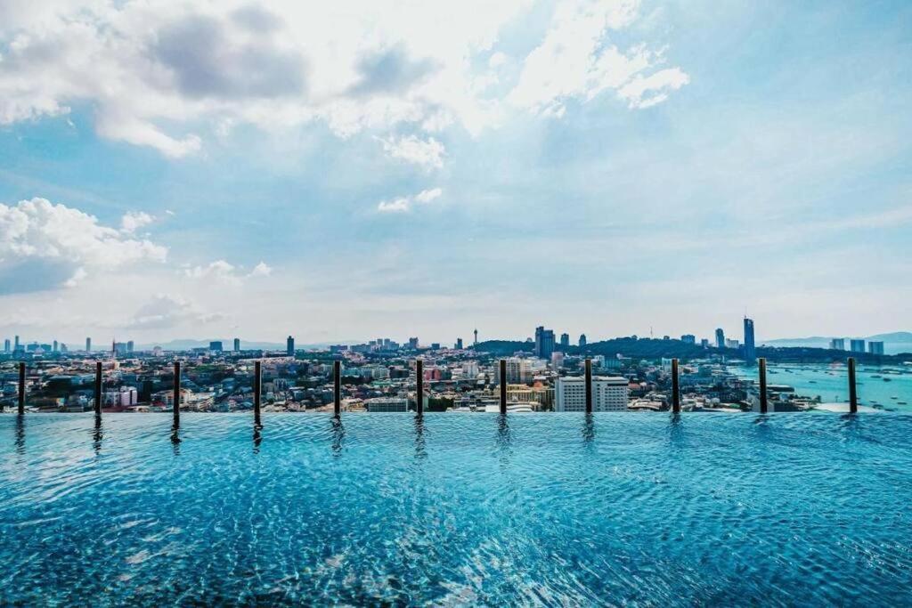 Sea View 2 Bed Room Condo @ Central パッタヤー エクステリア 写真
